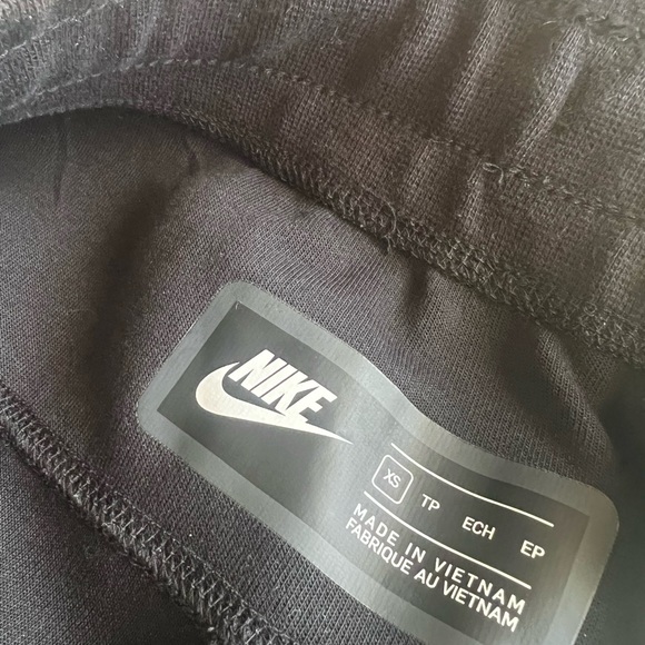 Nike Black Women's Pants - Picture 3 of 3